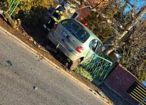 Wjechała w płot. Autolaweta była pierwsza 1000127763