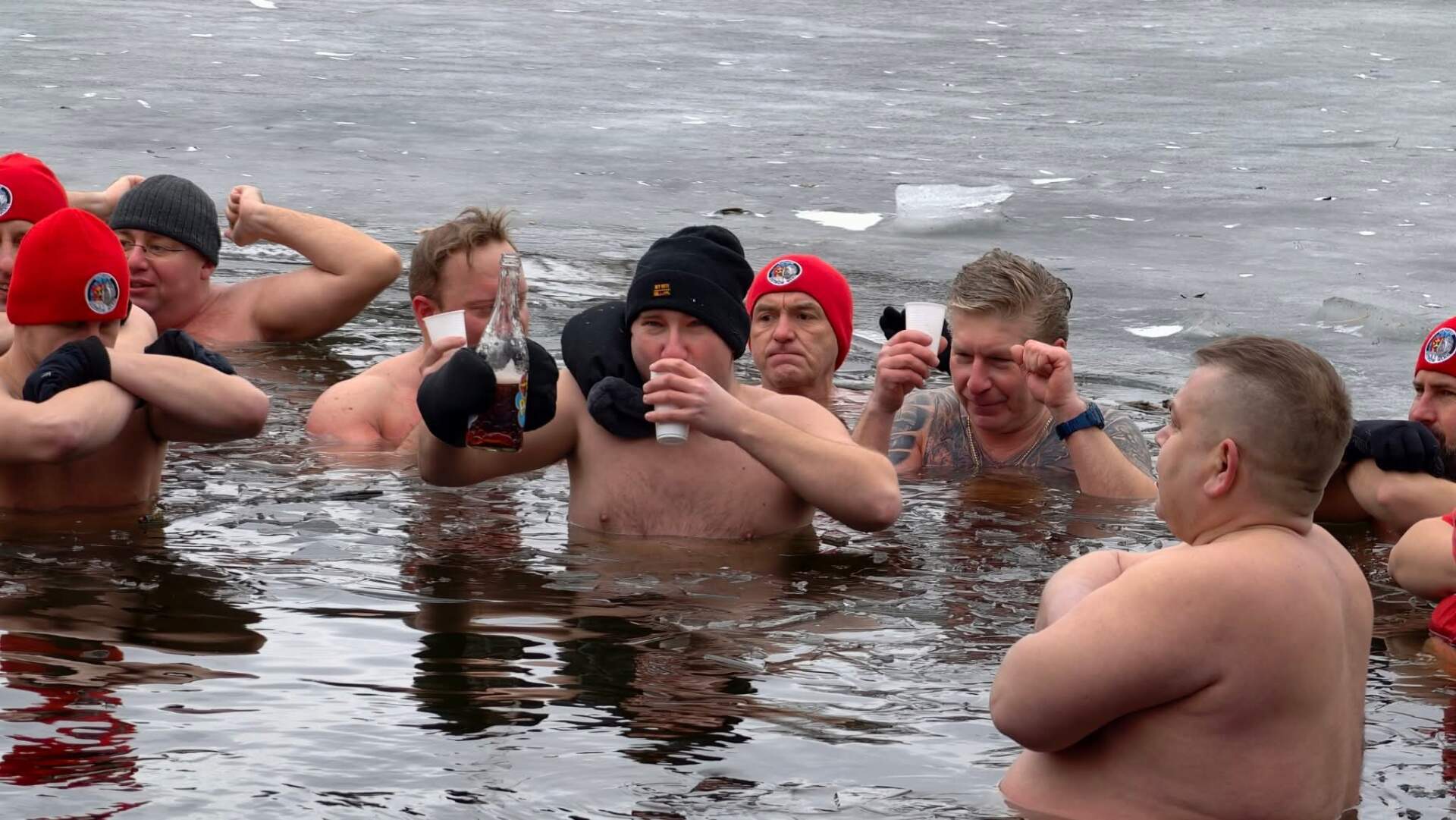 Walentynkowe morsowanie z nutą olimpijskich emocji (ZDJĘCIA)