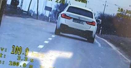 Policyjne BMW wyeliminowało drugie BMW