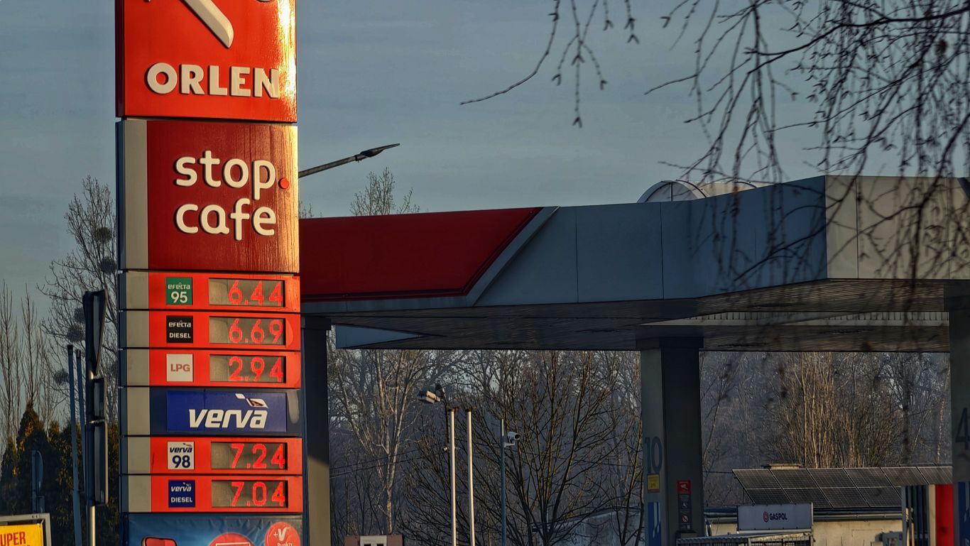 Szok na stacjach w Ostrowie! Ceny paliw wystrzeliły w górę (ZDJĘCIA)