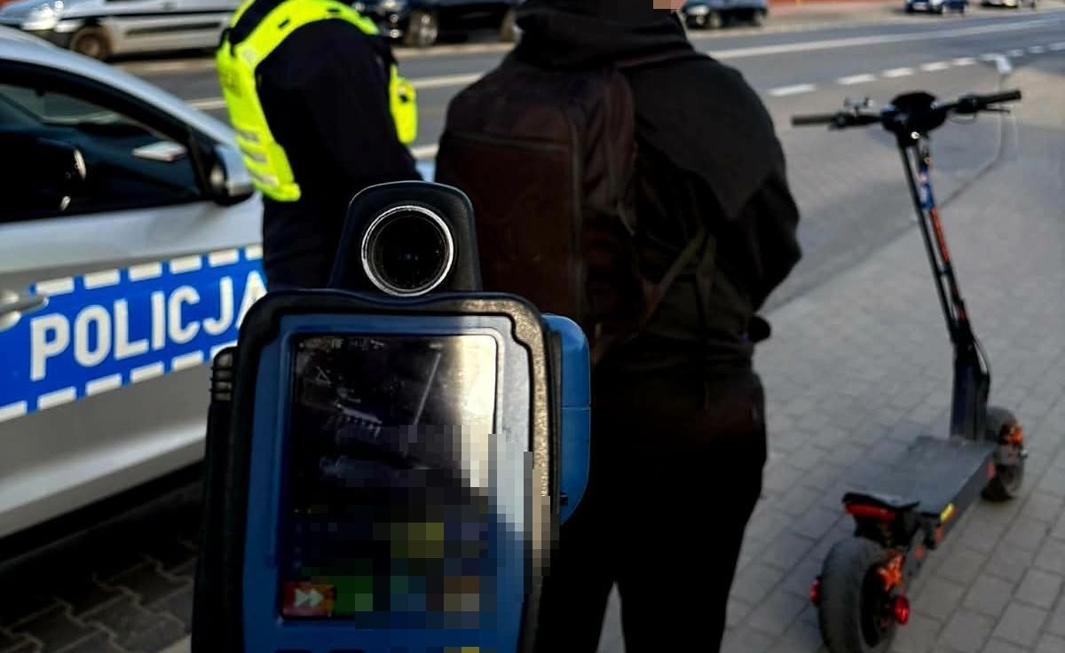 Szaleńcza jazda hulajnogą zakończona kontrolą policji