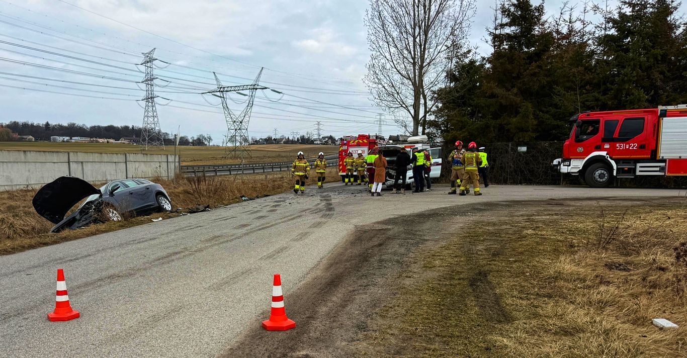 Zderzenie 2 aut przy Wysocku (ZDJĘCIA