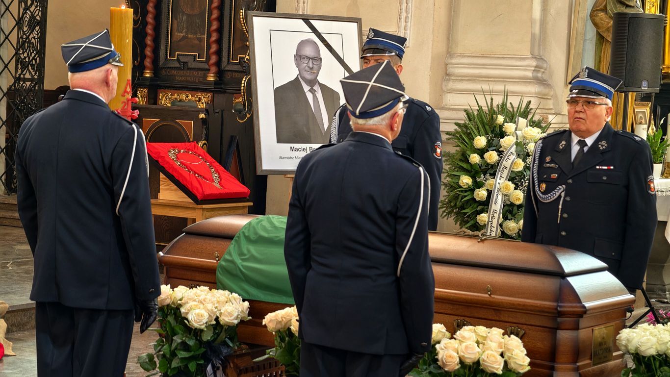 Ostatnie pożegnanie Burmistrza Macieja Bratborskiego (ZDJĘCIA)