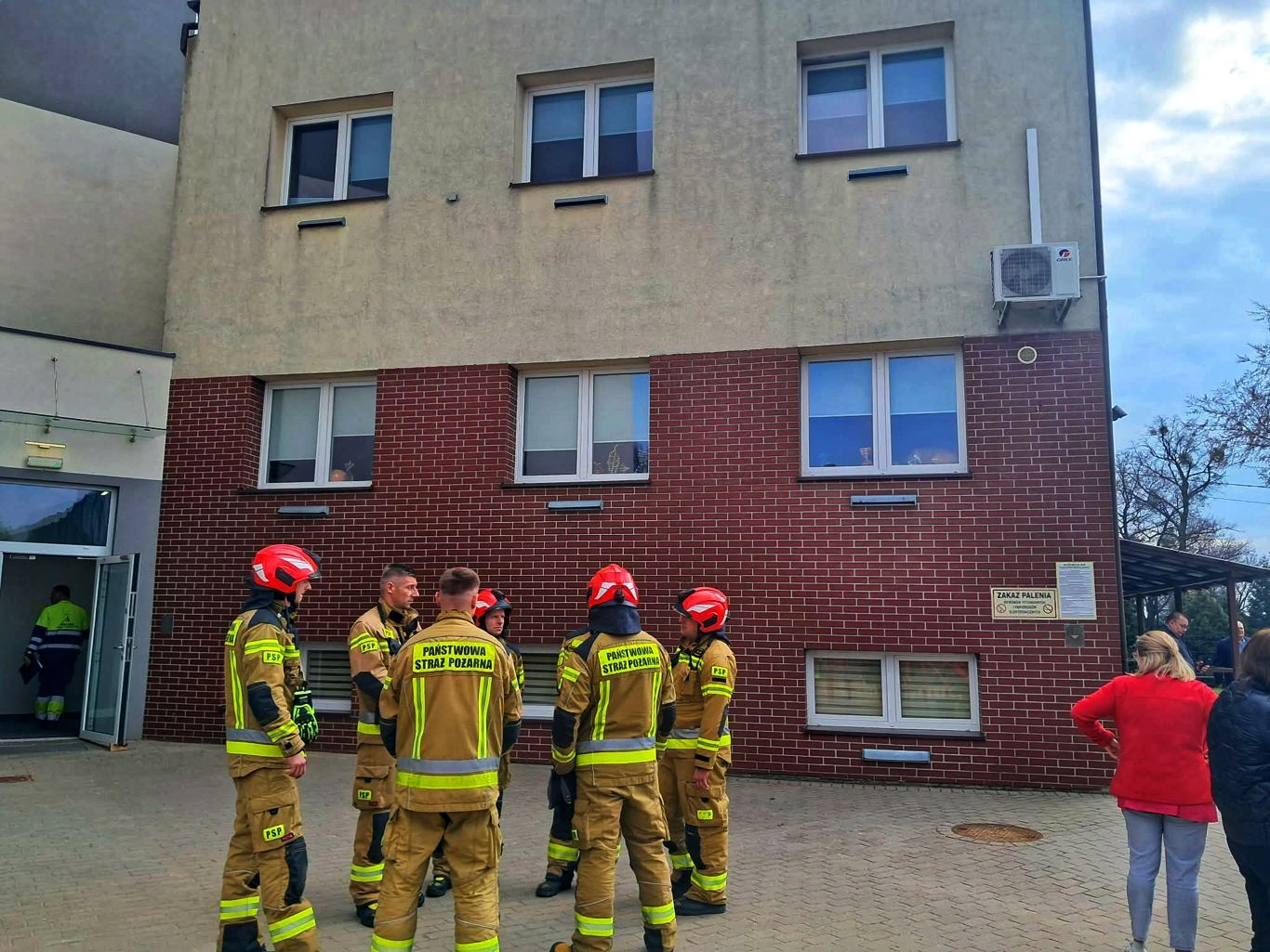 Ewakuowano kilkuset uczniów, bo komuś się zdawało?