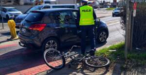 Rowerzystka jechała z winem i serkiem. Zostałam potrącona (ZDJĘCIA) 1000137276