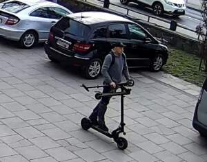 Nie bał się Boga? Ukradł przy kościele. Nagrał go monitoring 325-420931