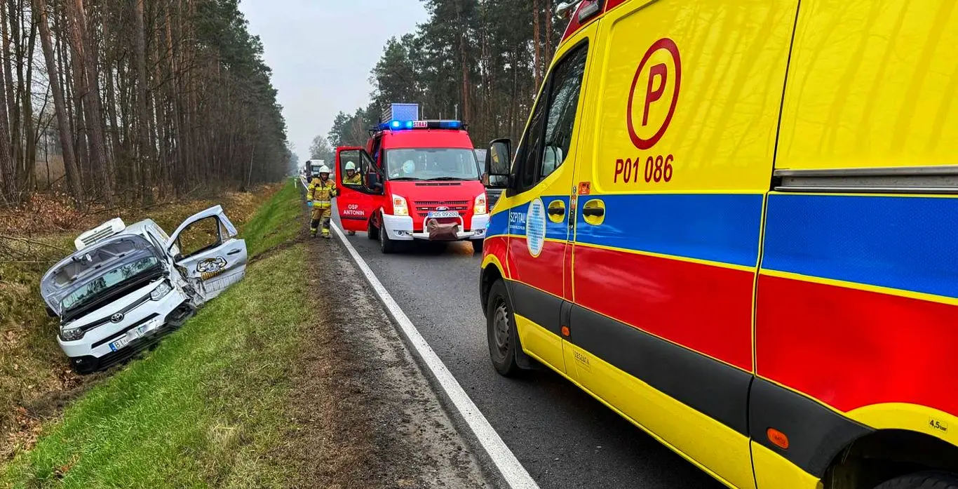 Wypadek trzech pojazdów Antonin – Strugi (ZDJĘCIA)