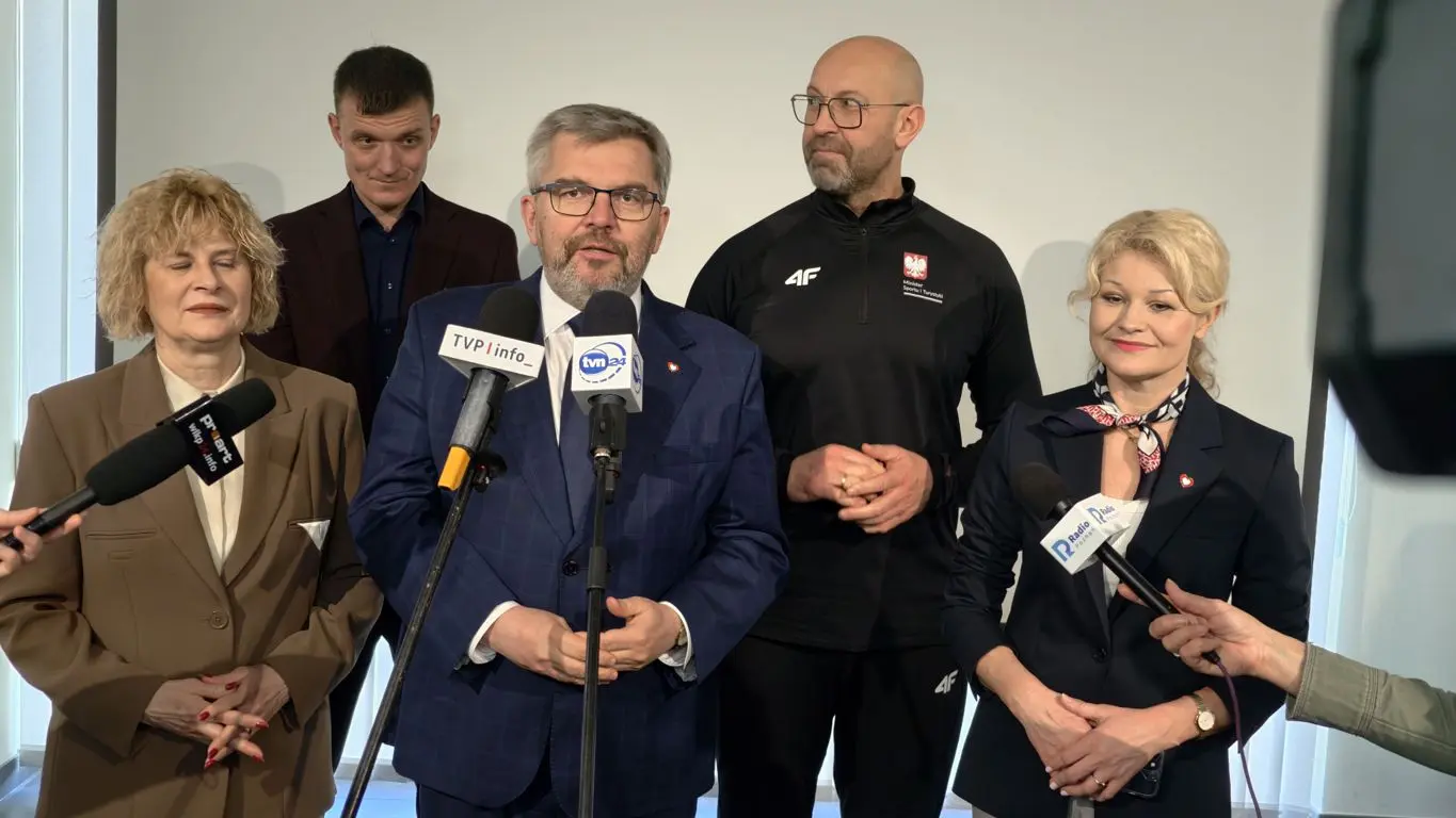 Minister sportu o hali przy Kusocińskiego i wpadeczka na konferencji
