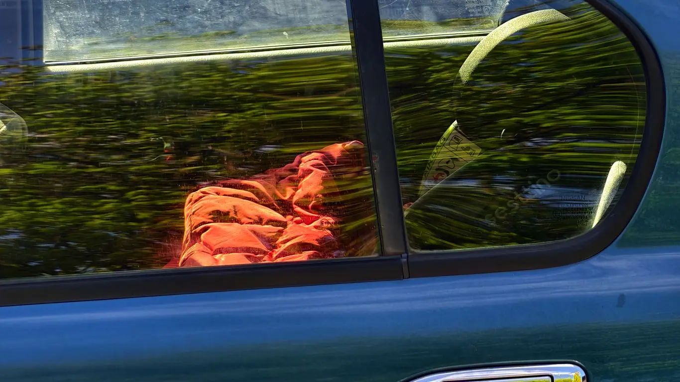 Znaleziono mężczyznę w bagażniku (ZDJĘCIA)