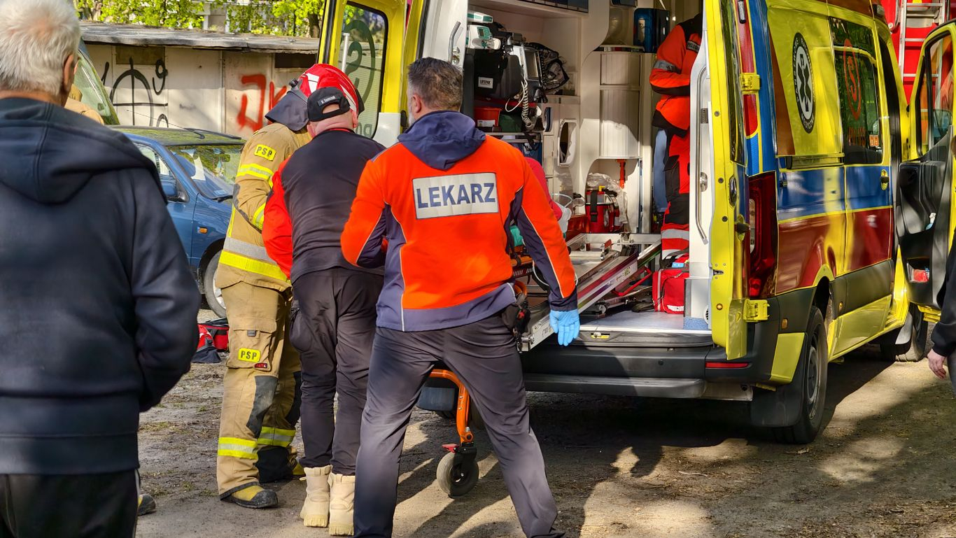 Znaleziono mężczyznę w bagażniku (ZDJĘCIA)