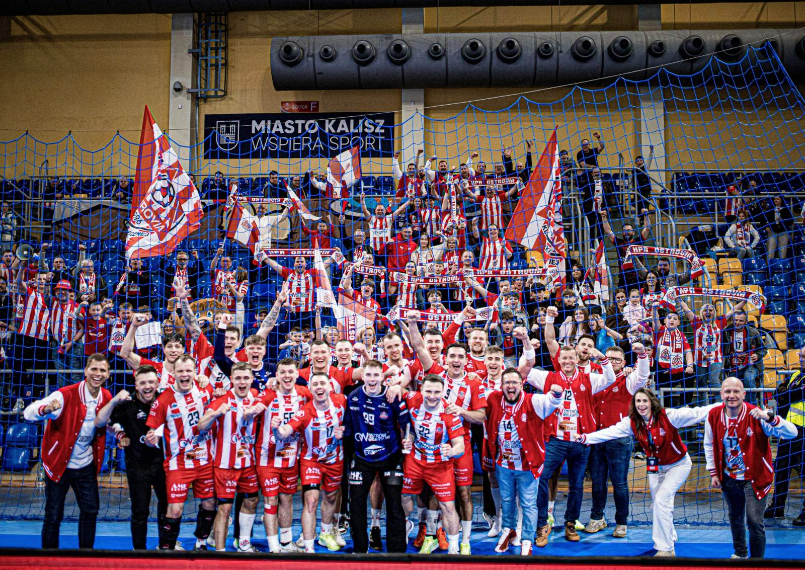Ostrovia triumfuje w derbach i kończy rundę zasadniczą na podium