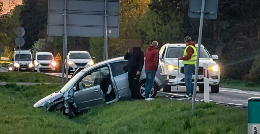 Wjechał w elektryczną ciężarówkę! (ZDJĘCIA)