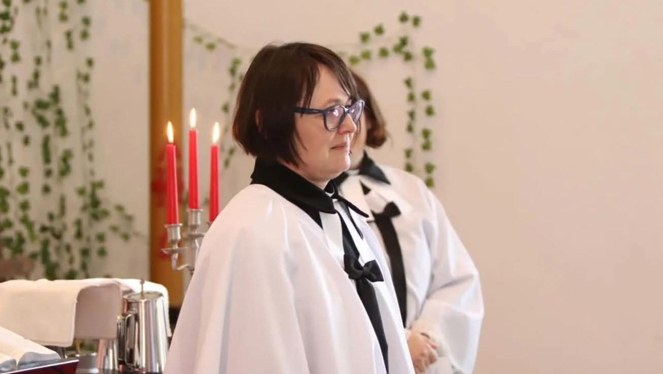 Kobieta została księdzem! Jest żoną innego księdza