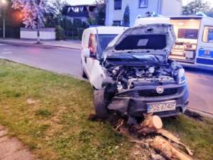 Autem weterynarza ktoś spowodował 2 kolizje i uciekł 1000153402