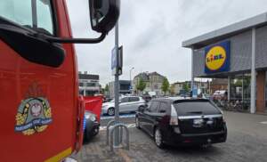 Nie żyje. Była reanimacja przed marketem Lidl (ZDJĘCIA) 1000181041