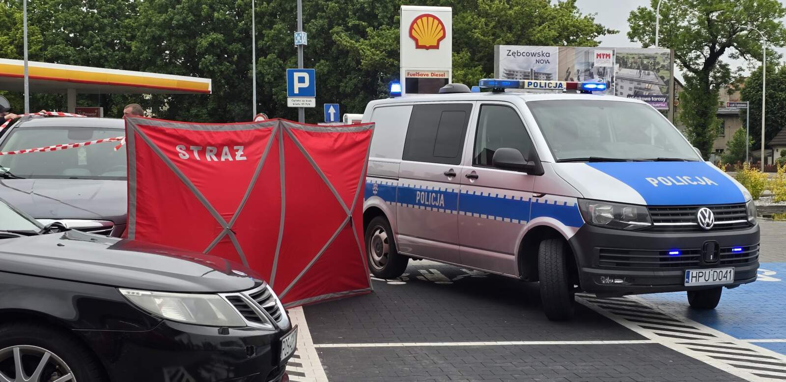 Nie żyje. Była reanimacja przed marketem Lidl (ZDJĘCIA)
