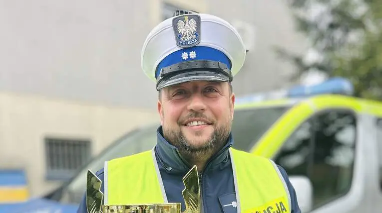 Policjant zdeklasował kolegów z drogówki