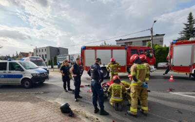 Motocyklista roztrzaskał się przed komendą policji (ZDJĘCIA)
