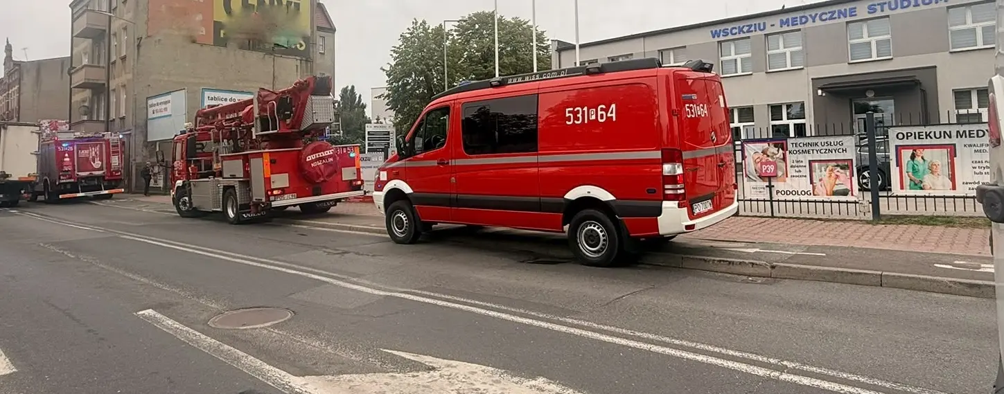 Ewakuowanoa szkoła. Na miejscu straż pożarna i policja (ZDJĘCIA)