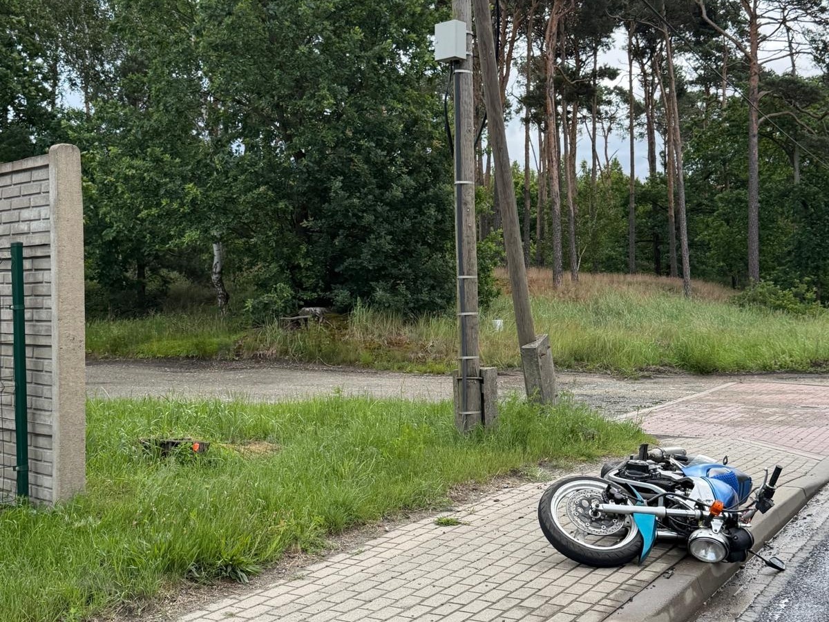 To znowu ten sam motocykl! Ucieczka do lasu i kolejne poszukiwania kierowcy