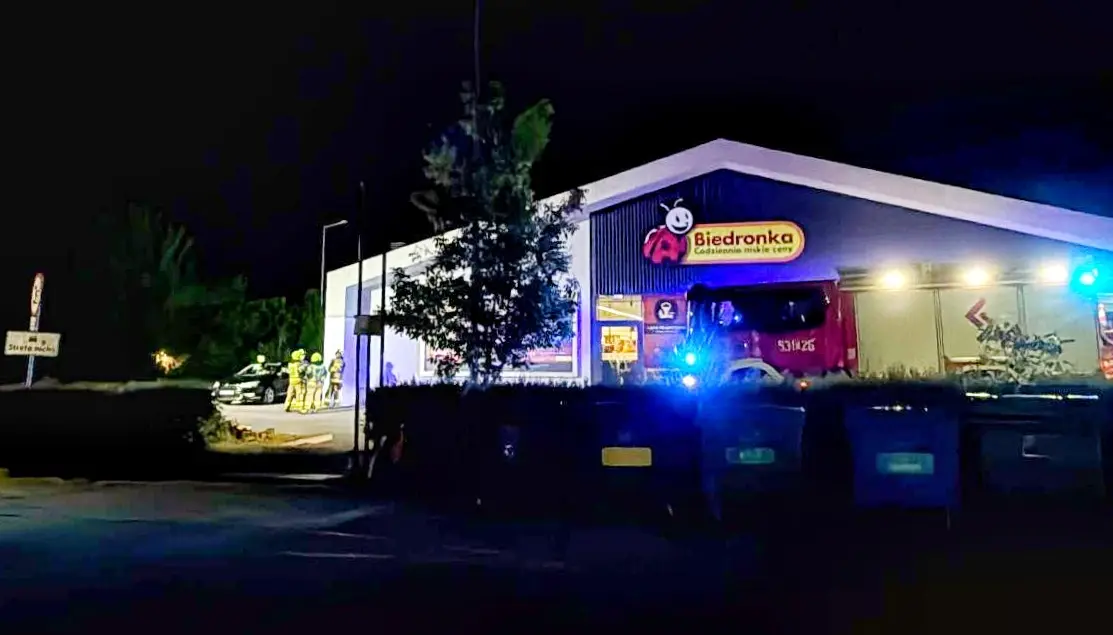 Akcja straży w sklepie Biedronka
