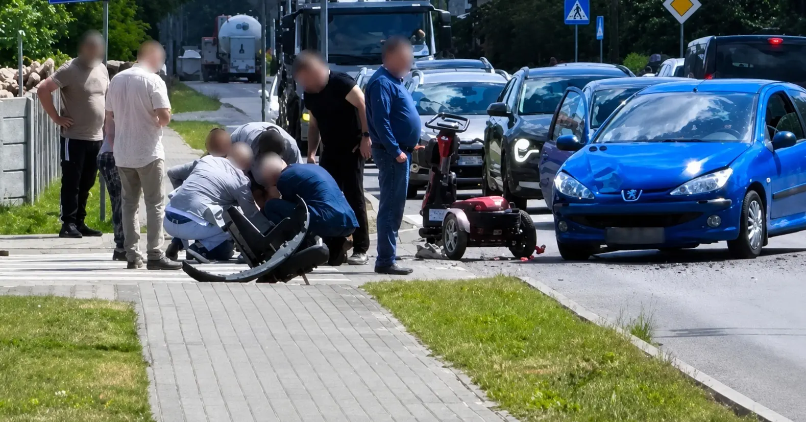 Niepełnosprawny zderzył się z osobówką