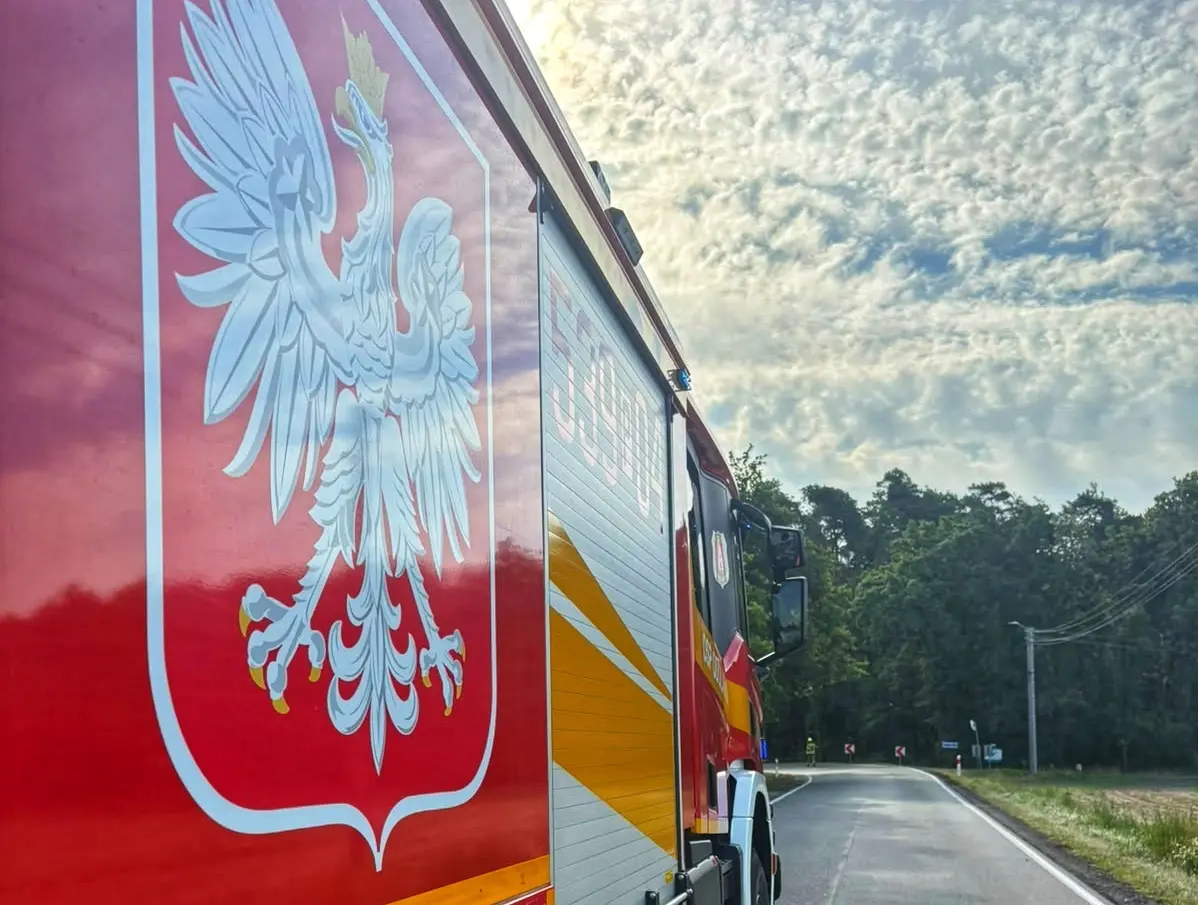 Starsze małżeństwo dachowało (ZDJĘCIA)