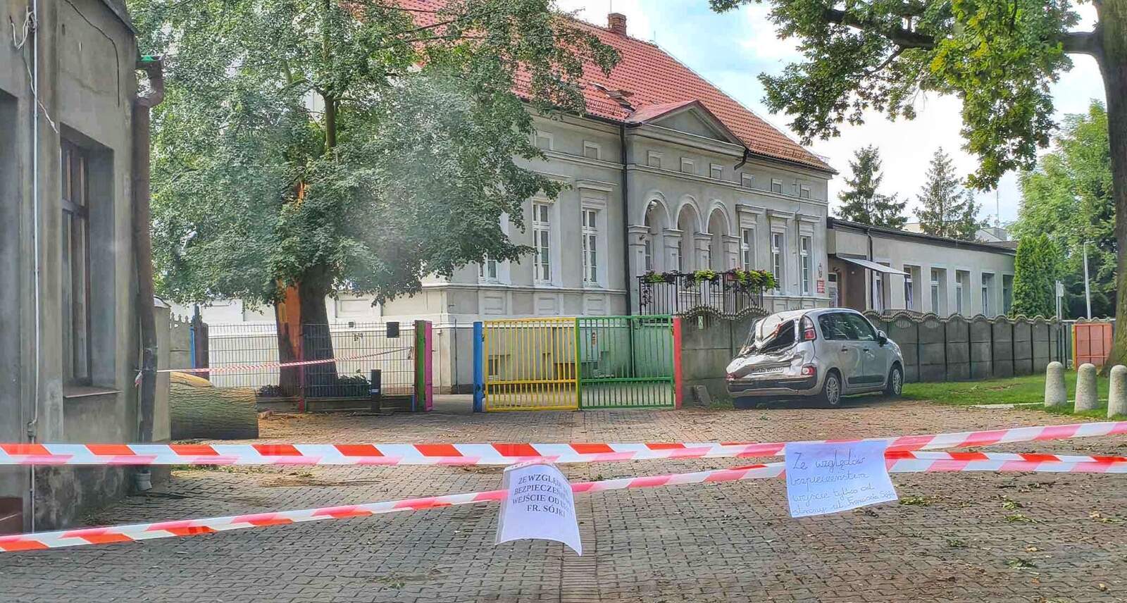 Noc grozy nad powiatem ostrowskim! Dziesiątki akcji strażaków. Burza siała spustoszenie (ZDJĘCIA)