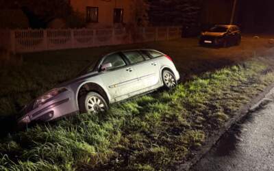 Kierowca dał w palnik i wpadł w tarapaty (ZDJĘCIA)