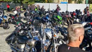 Motocykle opanowały Ostrów. Zakończenie sezonu przyciągnęło tłumy, a pogoda dopisała (ZDJĘCIA) 1000184906