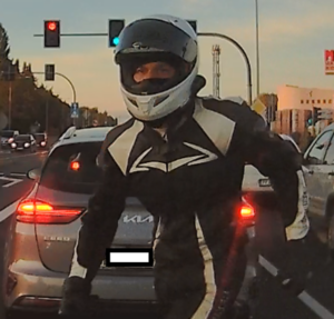 Agresywni motocykliści zaatakowali. Rozpoznajesz ich? (ZDJĘCIA) 315-433507