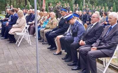 Pamięć o bohaterach Września. Ostrowianie na obchodach 87. rocznicy Bitwy nad Bzurą