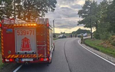 Kolizja na trasie Świeca – Czarnylas. Ciężarówka zahaczyła auto i odjechała