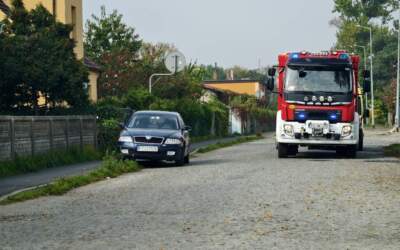 Strażacy dotarli przed karetką. Liczyły się minuty. Tak możesz uratować życie bliskiej osoby