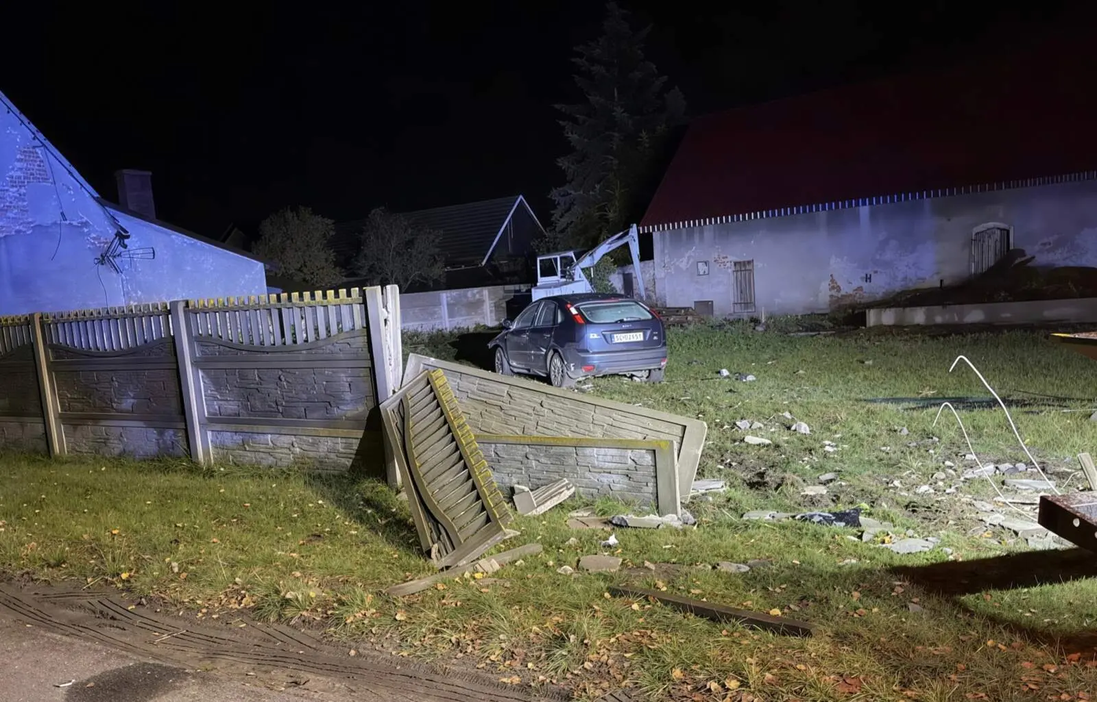AKTUALIZACJA Staranował płot i uciekł