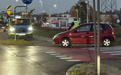 Pięć osób poszukiwanych zatrzymanych w Ostrowie. 40-latek wsiadł za kierownicę po alkoholu, miał dożywotni zakaz