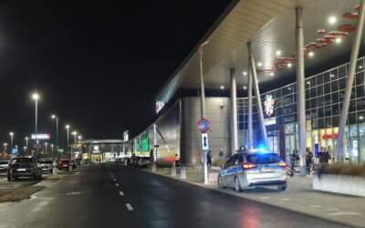 Zderzenie Mercedesa z karetką pogotowia. Ambulans był pojazdem uprzywilejowanym