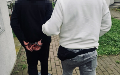Najpierw pomógł, a później okradał