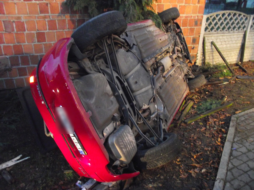 Wracali z imprezy, wylądowali na boku