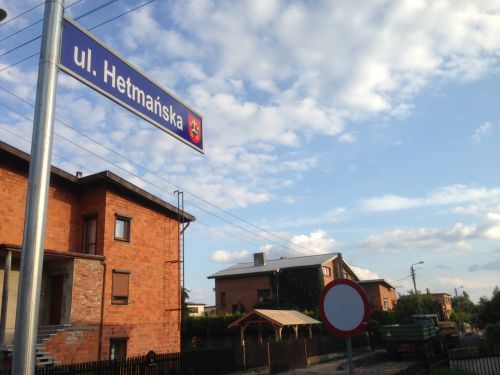 Kto znany mieszka na Hetmańskiej? Budują mu drogę