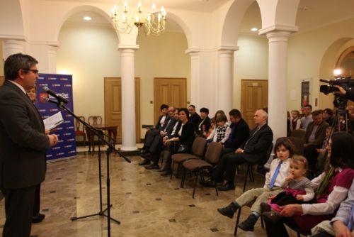Pierwsze Ostrowskie Karty Dużej Rodziny 3 + wręczone
