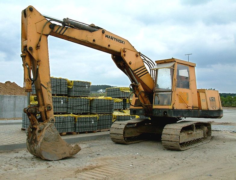 Jechał koparką. Miał 2 promile