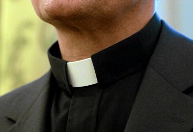 Kilka osób zaatakowało księdza. Chcieli aktu apostazji
