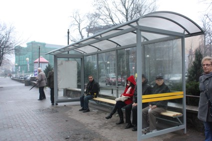 Nowe wiaty przystankowe