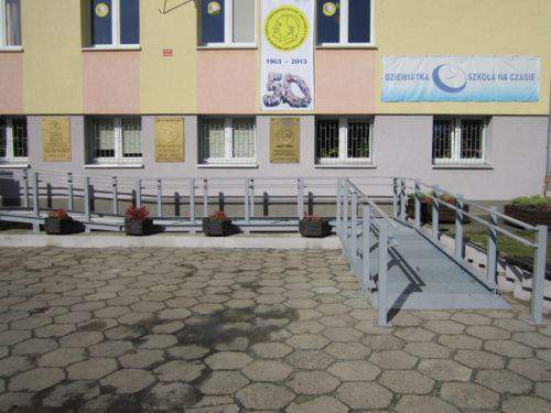 Ćwierć miliona na przyszkolny parking
