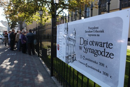 Tłumy na dniach otwartych w Synagodze